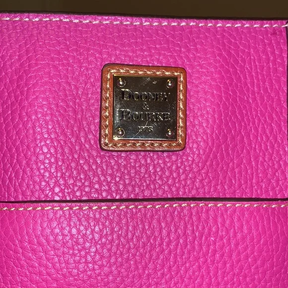 NWT Dooney & Bourke pebble leather magenta purse shoulder bag medium size - Picture 2 of 15